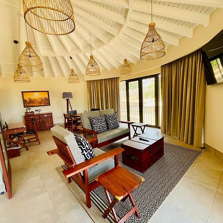 Hwange Safari Lodge Dete Exterior photo