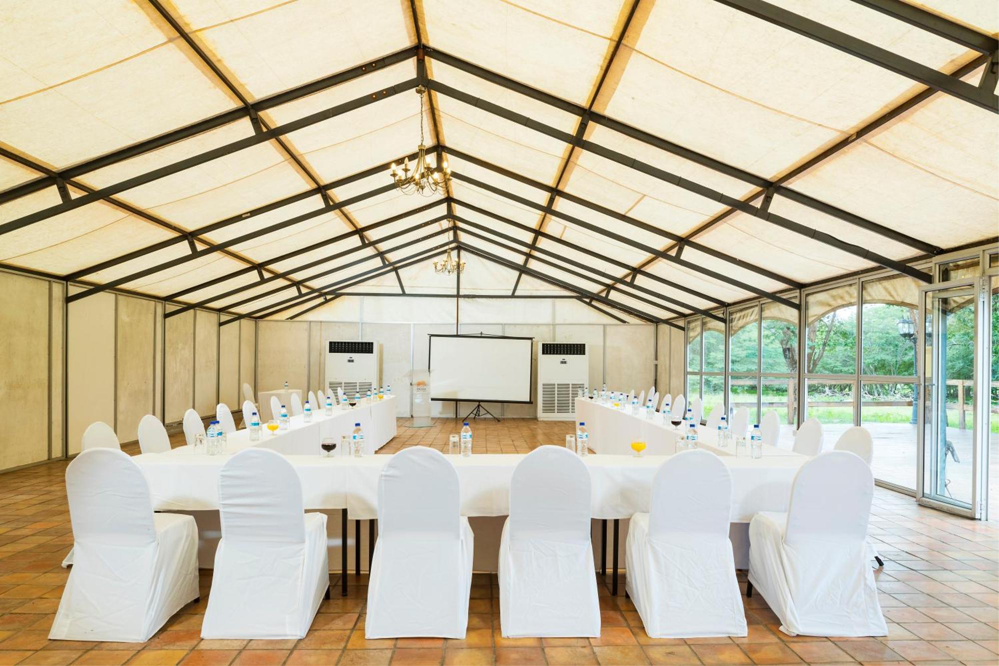 Hwange Safari Lodge Dete Exterior photo